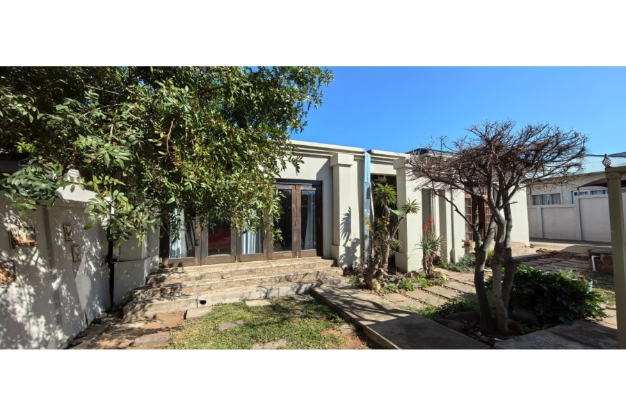 4 Bedroom Property for Sale in Beaconsfield Northern Cape